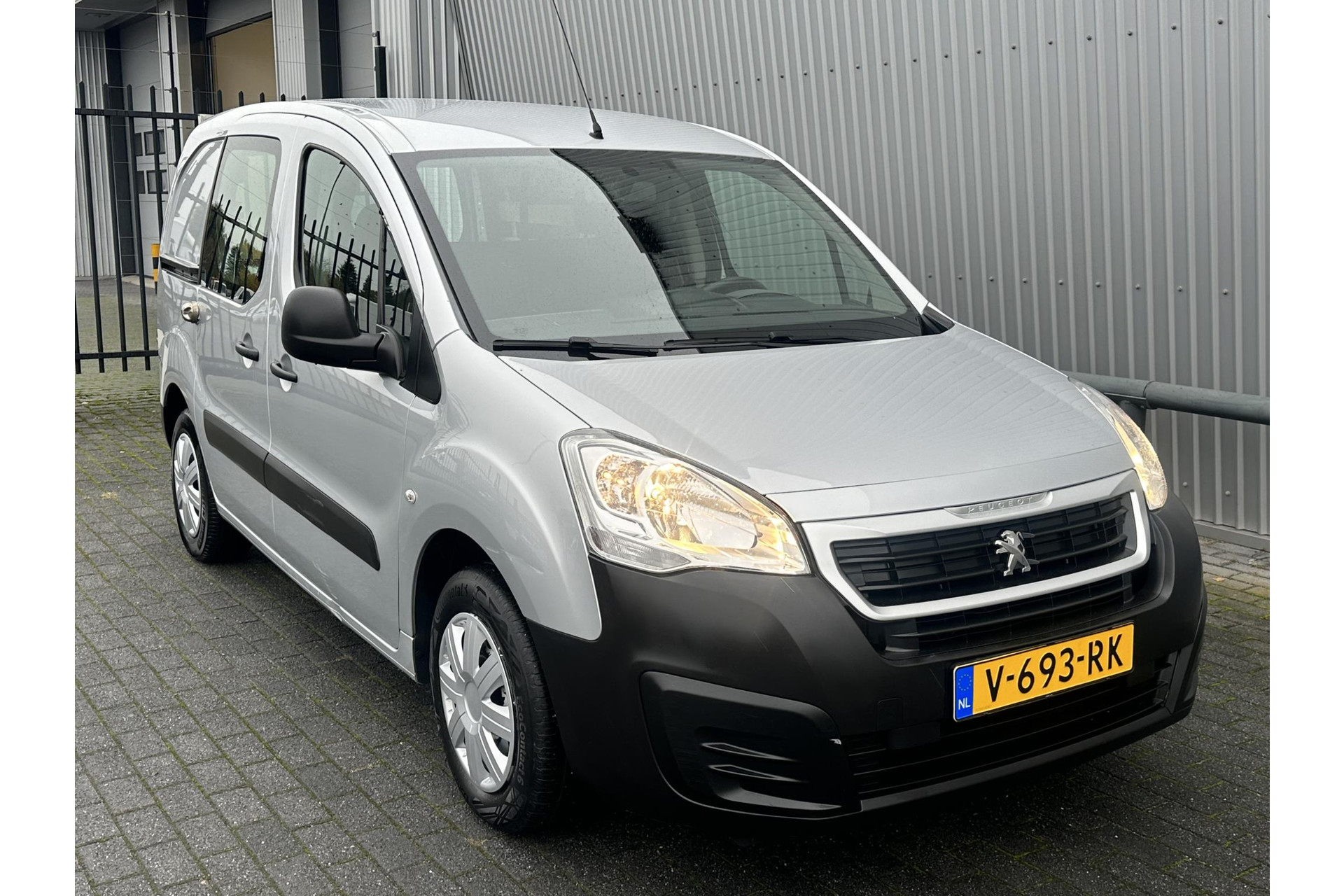 Peugeot Partner 120 1.6 BlueHDi 75 L1 Premium*AIRCO*CRUISE*PDC*